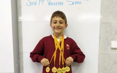 Dissabte 8 de febrer es nostre estimat medallista, José Mª Valverde Serra de 3r de primària, va ser medallista de nou. Aquesta vegada va guanyar 5 medalles d’or en les següents categories: salto, paralelas, anillas, barra fija y caballo con arcos. Enhorabona Crack!